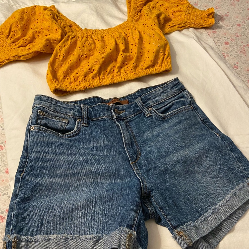 Joe’s denim short stretch 
Bundle Great condition.  
Priced for two item